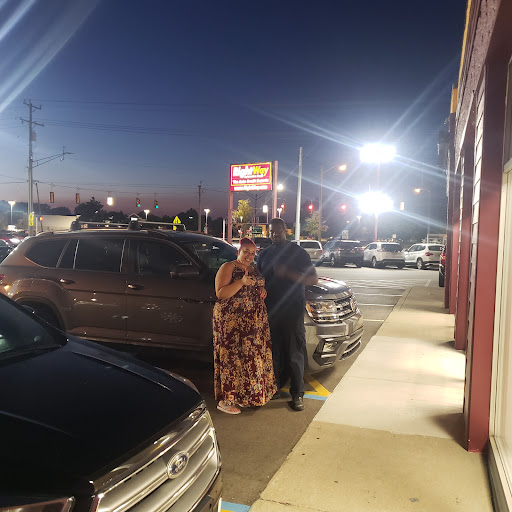 Car Dealer «RightWay Auto Sales», reviews and photos, 34966 S Gratiot Ave, Charter Twp of Clinton, MI 48035, USA