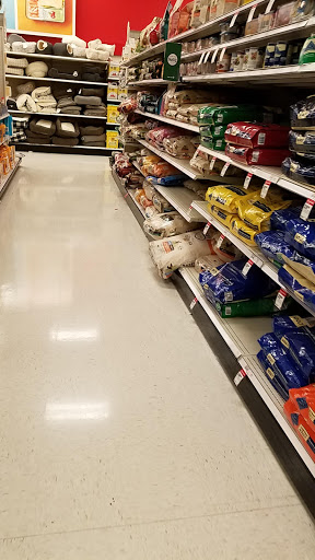 Department Store «Target», reviews and photos, 18855 N Market Pl Dr, Aurora, OH 44202, USA