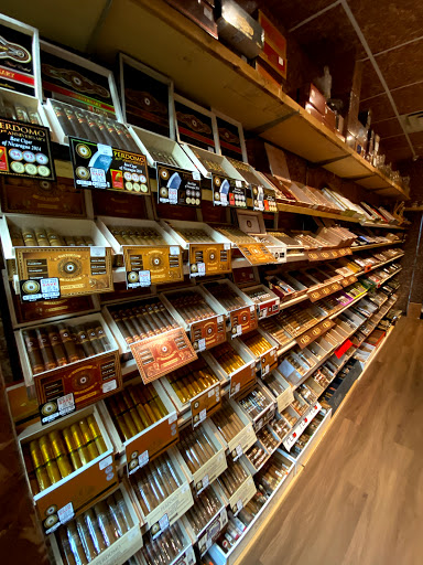 Tobacco Shop «Tobacco Palace & Vape Shop Gainesville», reviews and photos, 235 Pearl Nix Pkwy #2, Gainesville, GA 30501, USA