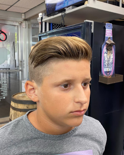 Barber Shop «Classic Barbers Shop», reviews and photos, 6226 S Dixie Hwy, South Miami, FL 33143, USA