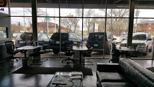 Used Car Dealer «Auto Mart of Mount Prospect», reviews and photos, 1881 W Algonquin Rd, Mt Prospect, IL 60056, USA