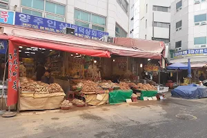 Gyeongdong Market image