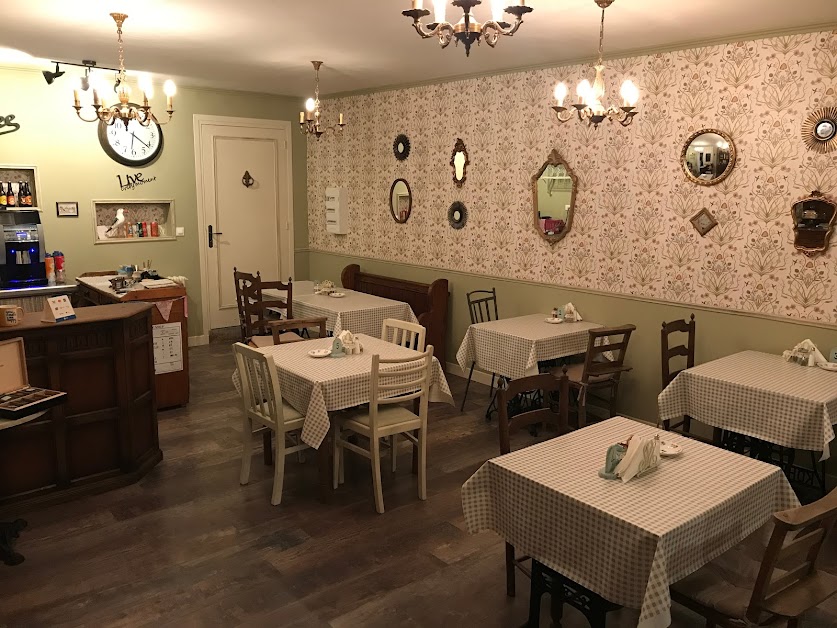 La Vienne Salon de thé, Café & Épicerie britannique à Chabanais