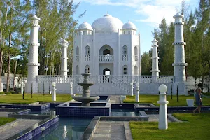 Taj Mahal - Sesc Grussaí image