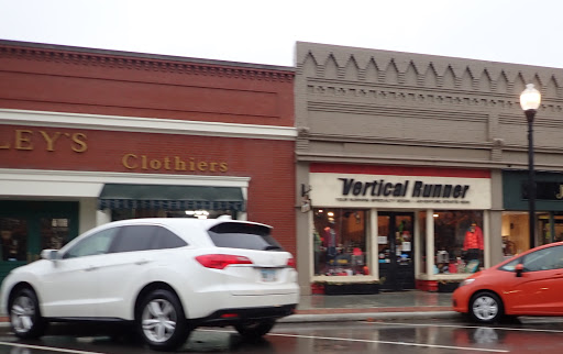 Running Store «Vertical Runner», reviews and photos, 112 N Main St, Hudson, OH 44236, USA