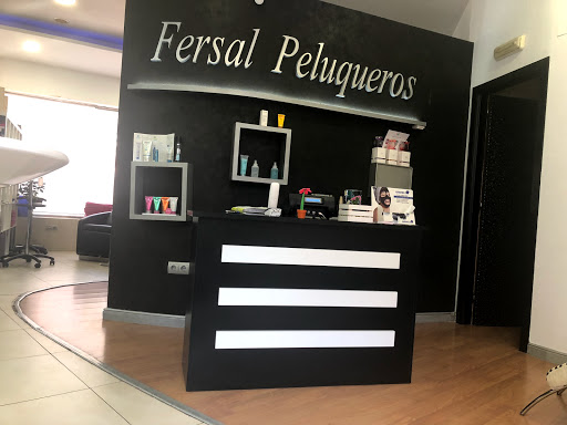 Información y opiniones sobre Ismael Fersal Peluqueros de Cáceres