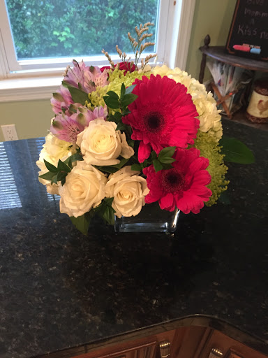 Florist «Flowers By Kelly», reviews and photos, 43 Atlantic Ave, Lynbrook, NY 11563, USA