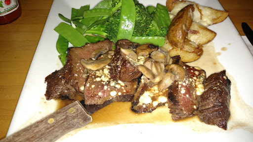 American Restaurant «Bulldog Grille», reviews and photos, 292 Merrick Rd, Amityville, NY 11701, USA