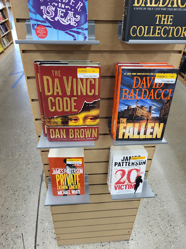 Book Store «Half Price Books», reviews and photos, 17145 W Bluemound Rd, Brookfield, WI 53005, USA