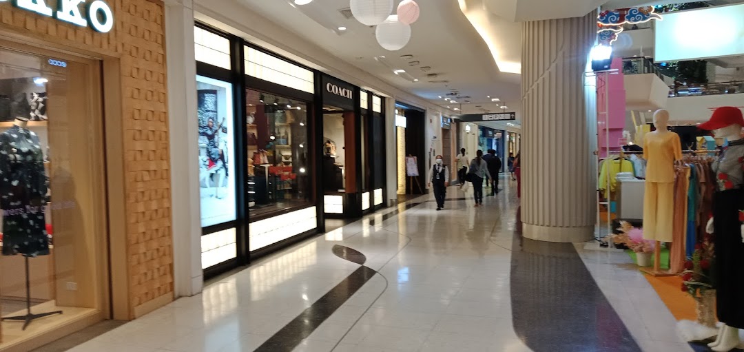 Coach Central Bangna ในเมืองเขตบางนา