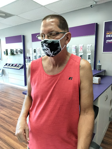 Cell Phone Store «MetroPCS Authorized Dealer», reviews and photos, 12915 Walsingham Rd, Largo, FL 33774, USA