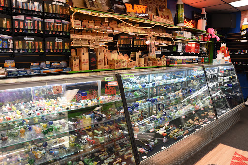 Tobacco Shop «Knuckleheads Tobacco & Gifts», reviews and photos, 550 State St, Madison, WI 53703, USA