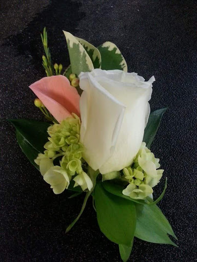 Consignment Shop «Old Bank Flowers Art and Marketplace», reviews and photos, 66 Main St, East Hampton, CT 06424, USA