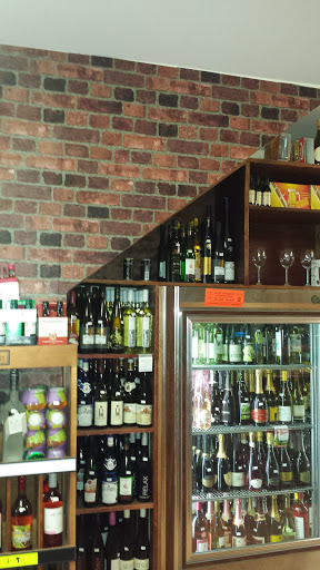 Liquor Store «B&S WINE AND SPIRITS», reviews and photos, 152 Wyckoff Ave, Brooklyn, NY 11237, USA