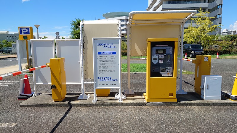 人と防災未来センター 駐車場