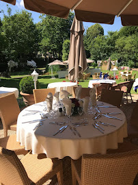 Atmosphère du Restaurant français Les Jardins de la Vieille Fontaine à Maisons-Laffitte - n°20