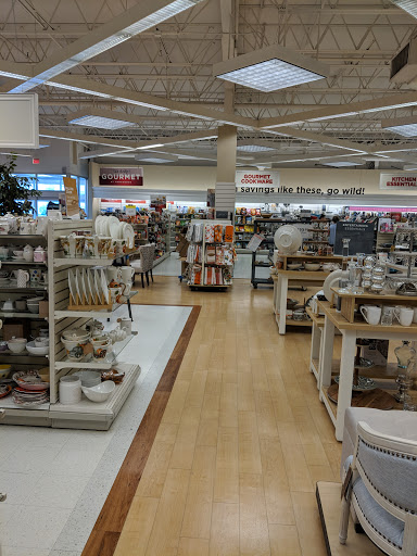 Department Store «Marshalls & HomeGoods», reviews and photos, 6128 Grand Ave, Gurnee, IL 60031, USA