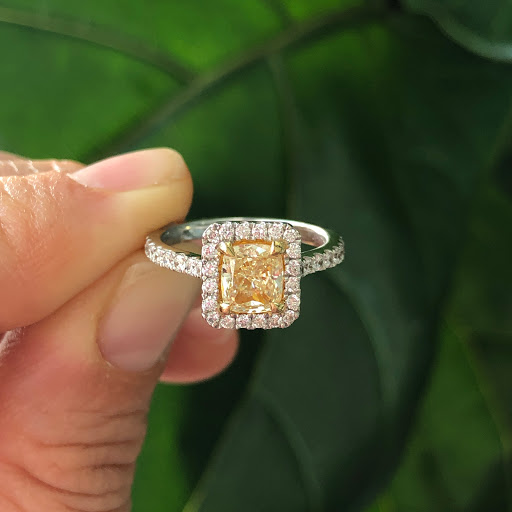 Jewelry Store «Santayana Jewelry Store Miami», reviews and photos, 917 SW 122nd Ave, Miami, FL 33184, USA