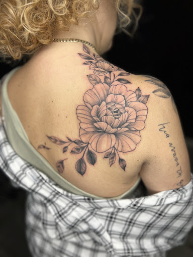 Explore alien tattoo ideas, creative tattoo ideas in Lakeville, available at Savage Ink