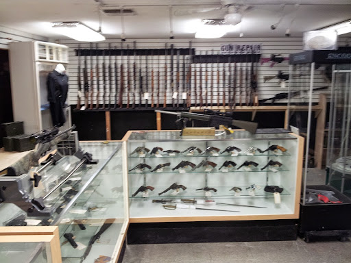Pawn Shop «Fifth Avenue Jewelry & Pawn», reviews and photos, 8201 US-19, Port Richey, FL 34668, USA