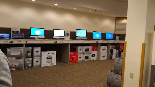 Computer Store «Micro Center», reviews and photos, 80 E Ogden Ave, Westmont, IL 60559, USA