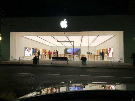 Computer Store «Apple Legacy Place», reviews and photos, 508 Legacy Pl, Dedham, MA 02026, USA