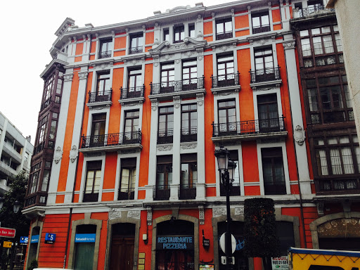 Información y opiniones sobre Clínica Vetusta de Oviedo