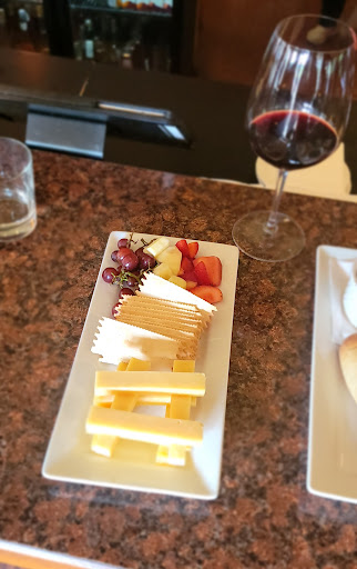 Bar «Village Wines», reviews and photos, 14450 Woodinville-Redmond Rd NE, Woodinville, WA 98072, USA