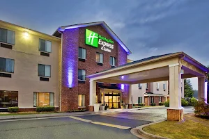 Holiday Inn Express & Suites Buford NE - Lake Lanier, an IHG Hotel image