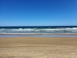 Zdjęcie Katiki Beach z powierzchnią turkusowa woda