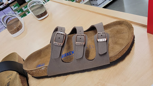 Shoe Store «Famous Footwear», reviews and photos, 2400 Preston Rd, Plano, TX 75093, USA