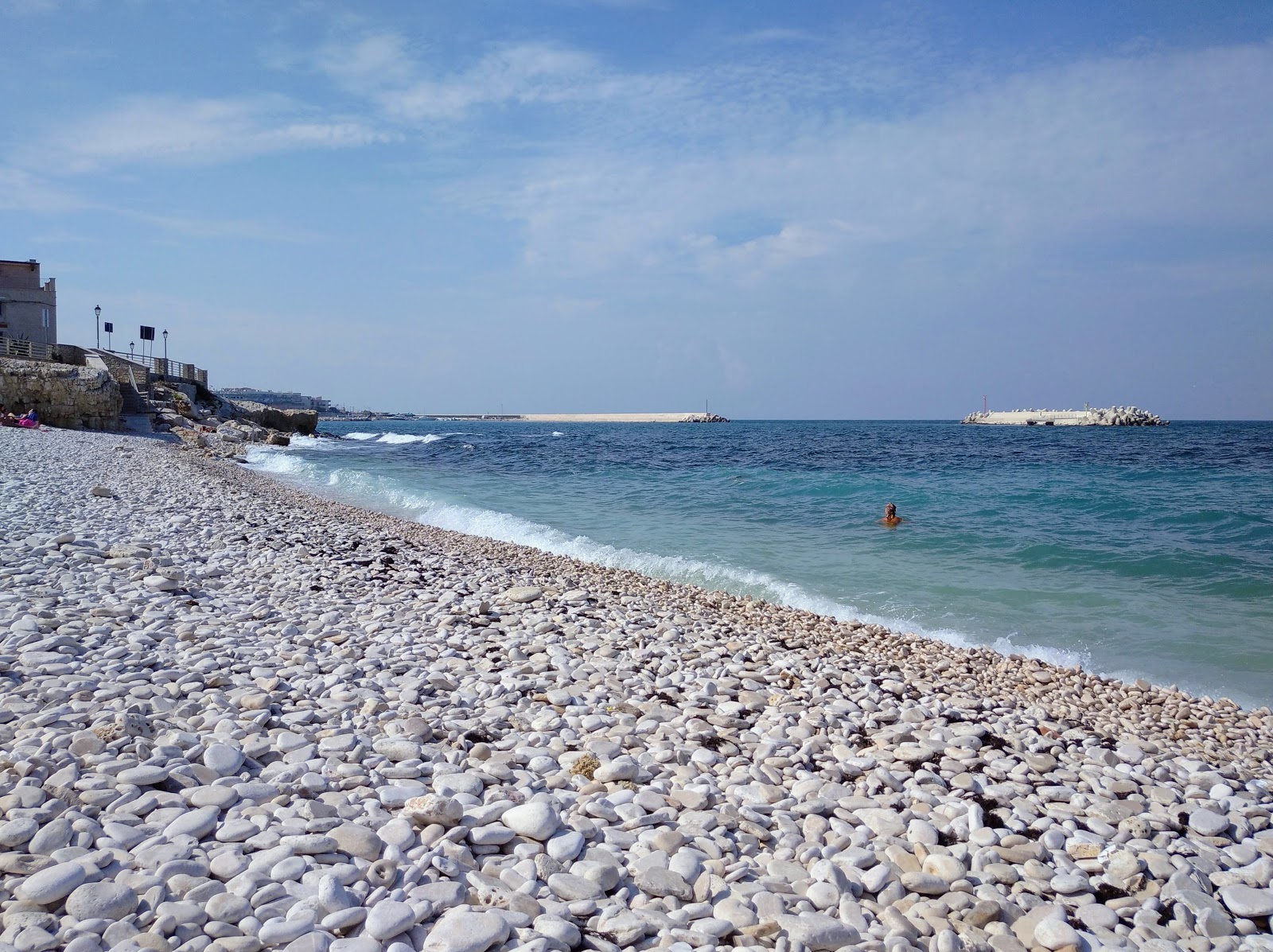 Pretore beach'in fotoğrafı imkanlar alanı