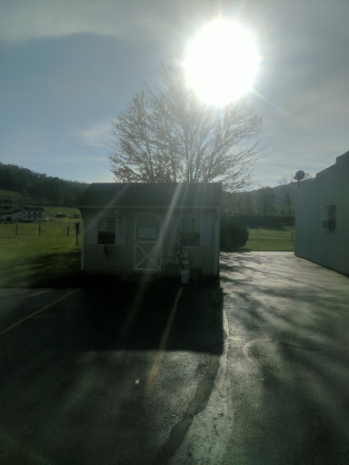 Grocery Store «Omps Grocery», reviews and photos, 17050 Bloomery Pike, Capon Bridge, WV 26711, USA