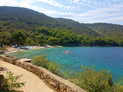 Valun beach'in fotoğrafı ve yerleşim