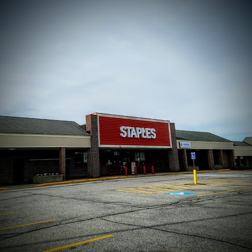 Staples, 770 Roosevelt Trail, Windham, ME 04062, USA, 