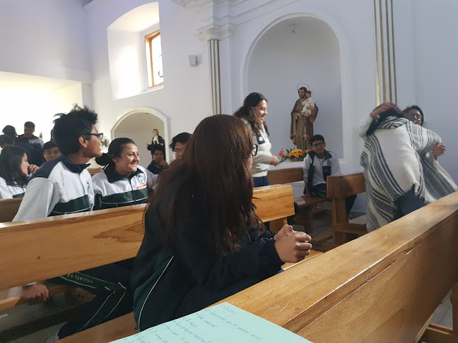 Opiniones de Coliseo de la Escuela San José La Salle en Latacunga - Escuela