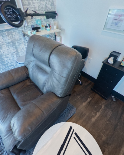 Hair Salon «Urban Colorz Salon», reviews and photos, 13043 SE 84th Ave, Clackamas, OR 97015, USA