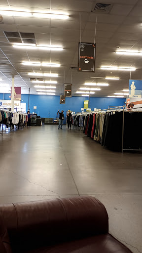 Thrift Store «19th Ave & Baseline Goodwill Retail Store, Donation Center & Career Center», reviews and photos, 1980 W Baseline Rd Suite 120, Phoenix, AZ 85041, USA