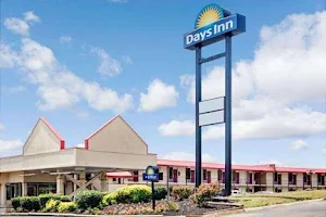 Days Inn by Wyndham Knoxville West image