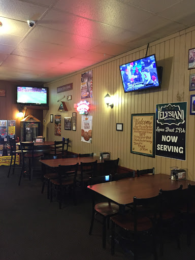 Pizza Restaurant «Round Table Pizza Downtown Willow Glen - Lincoln Ave», reviews and photos, 1175 Lincoln Ave, San Jose, CA 95125, USA