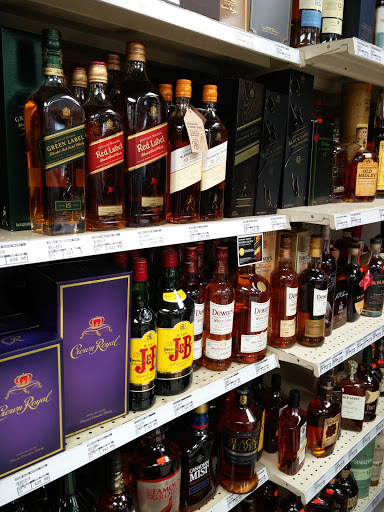 Liquor Store «Fairfield Wine & Liquor», reviews and photos, 296 Fairfield Ave, Waterbury, CT 06708, USA