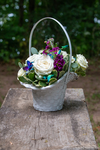 Florist «Chippewa Valley Floral», reviews and photos, 507 S Barstow St, Eau Claire, WI 54701, USA