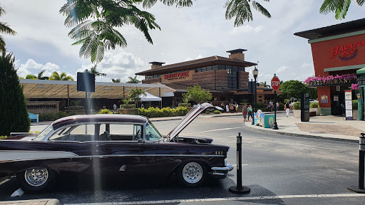 Shopping Mall «Shops At Pembroke Gardens», reviews and photos, 527 SW 145th Terrace, Pembroke Pines, FL 33027, USA