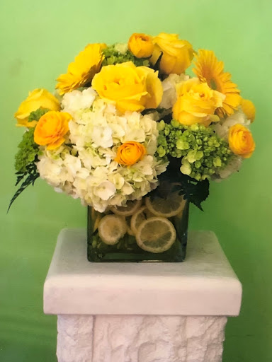 Florist «Quinn Florist», reviews and photos, 3524 Broadway, Astoria, NY 11103, USA