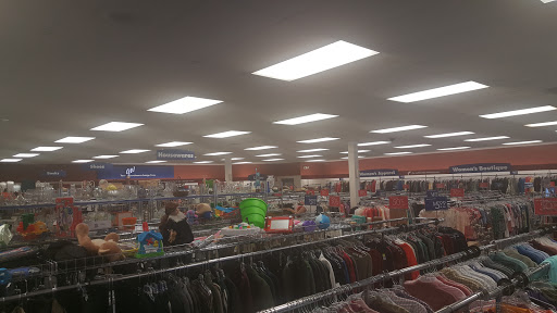 Thrift Store «Goodwill Danbury Store and Donation Station», reviews and photos, 2 Beaver Brook Rd, Danbury, CT 06810, USA