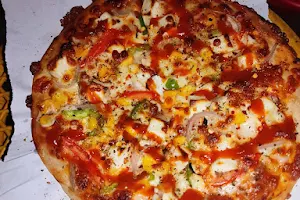 Pizza with yaar image