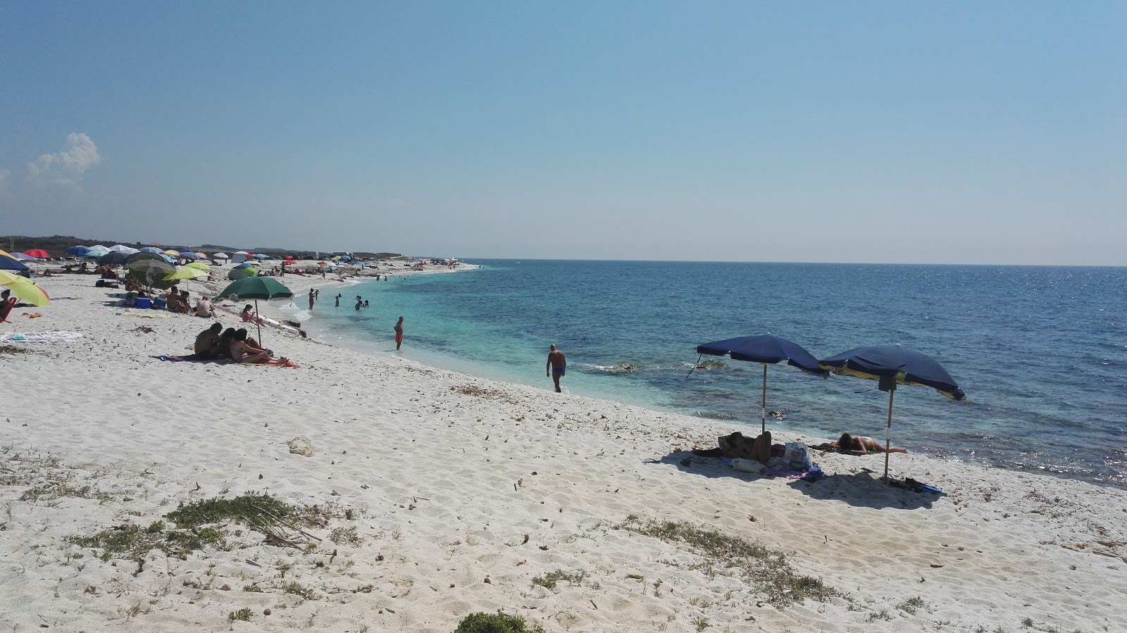 Fotografie cu Spiaggia di Su Crastu Biancu zonă sălbatică