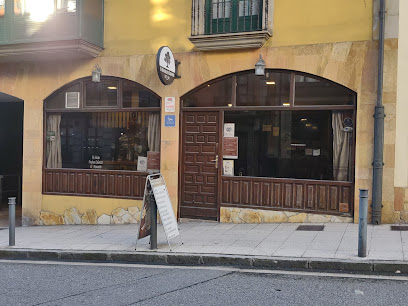 Bar El Refugio del Carbayon - C. Azcárraga, 8, 33010 Oviedo, Asturias, Spain