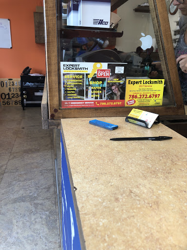 Locksmith «Expert Locksmith Aventura», reviews and photos, 2775 NE 187th St #5, Aventura, FL 33180, USA