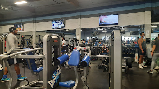 Health Club «Crunch - Elk Grove», reviews and photos, 9661 E Stockton Blvd, Elk Grove, CA 95624, USA